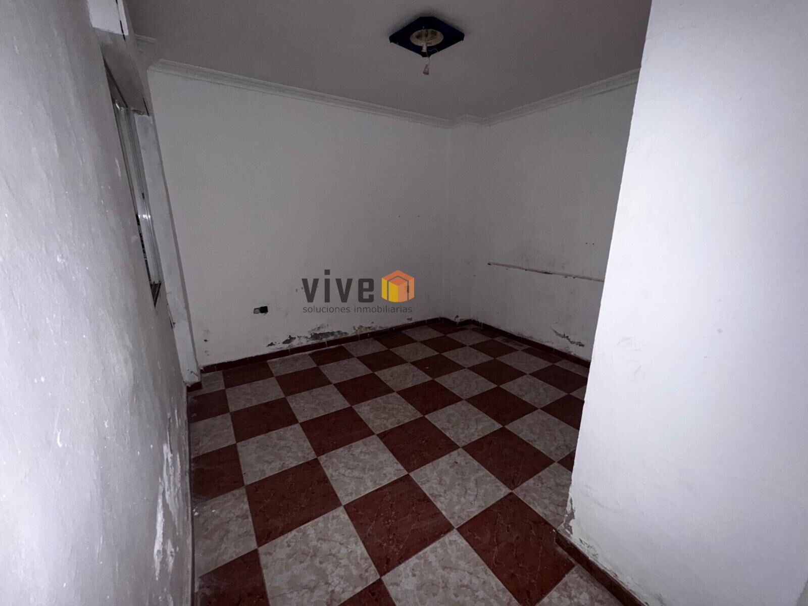 Single-family semi-detached for sale in  Sevilla Capital  with Private garden