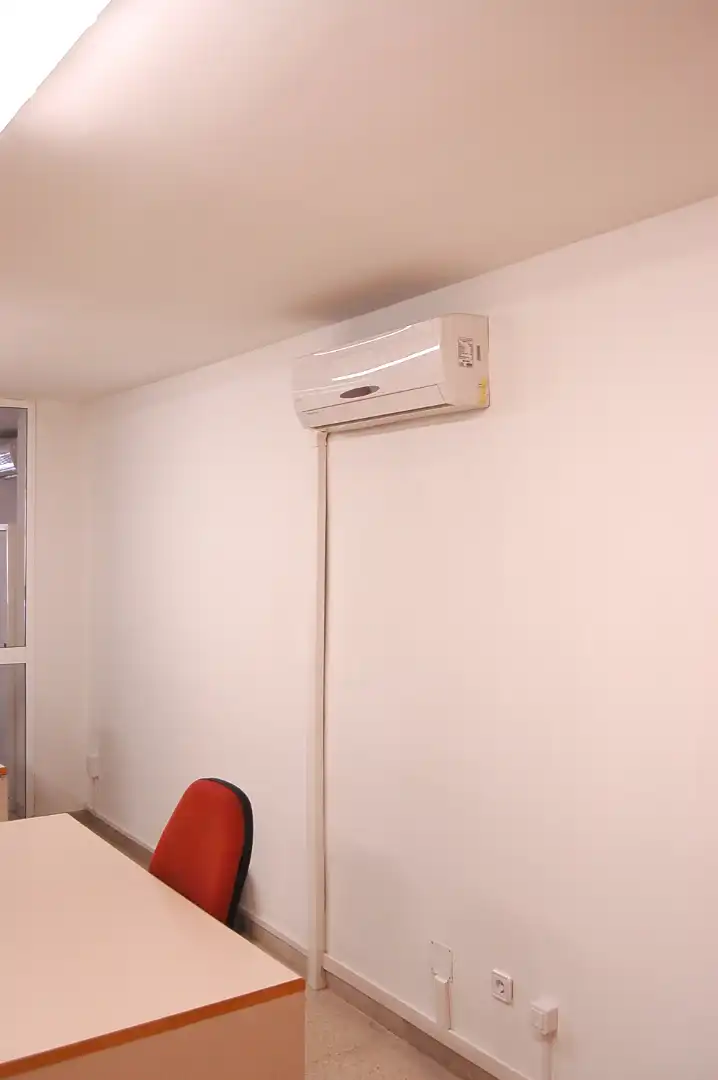 Büro zur Miete in Sant Feliu de Guíxols mit Klimaanlage, Heizung und Möbliert