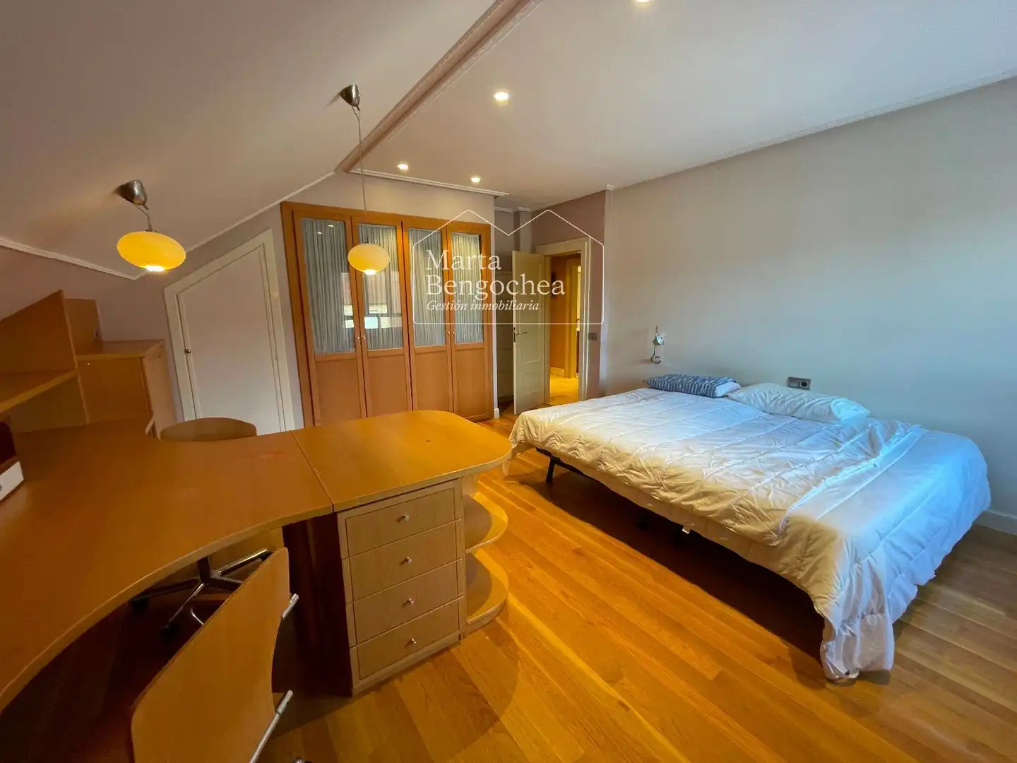 Casa adosada en venta en CALLE MENDIZABALA, Mendizorrotza - Armentia