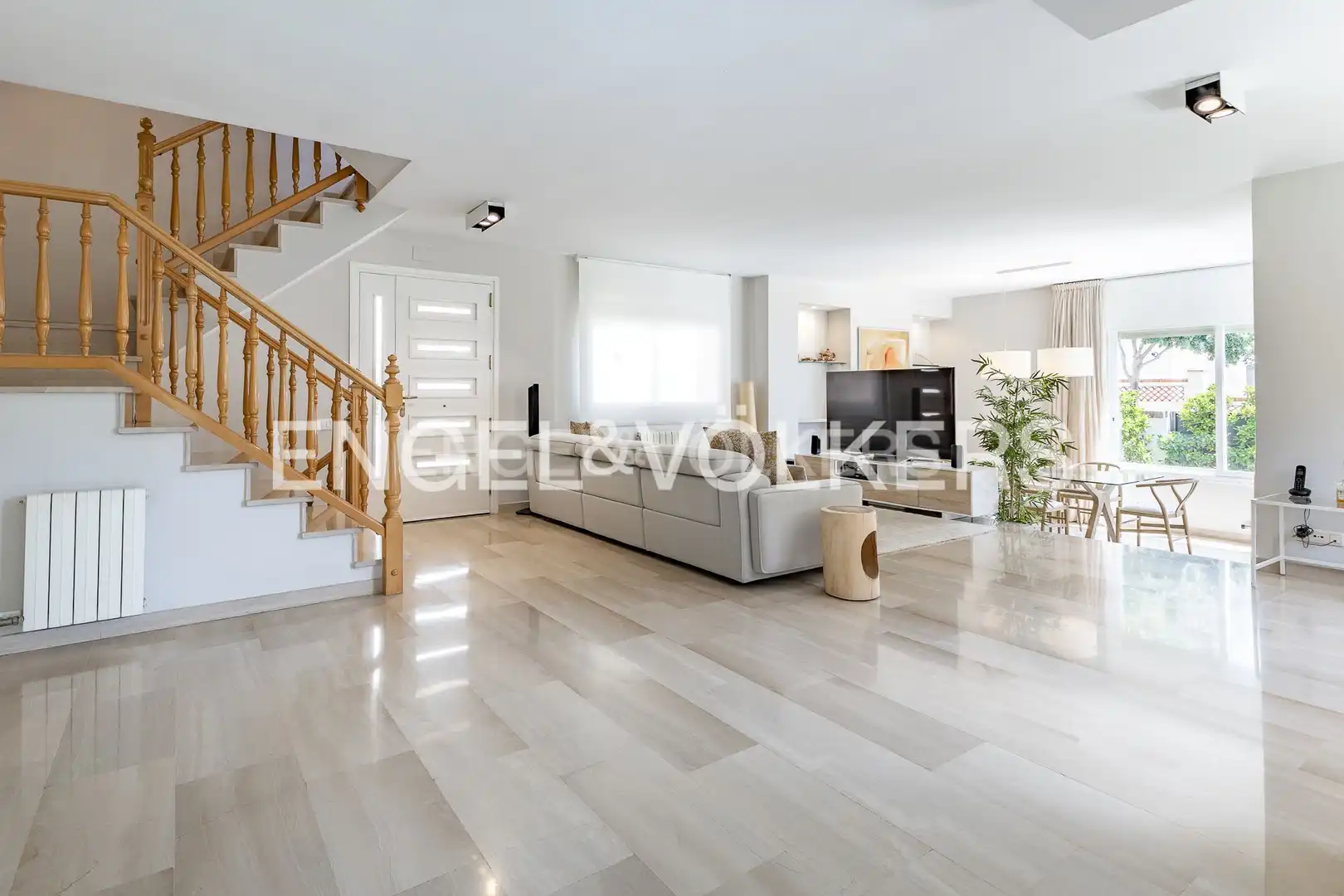 Sala de estar de Casa o chalet en venta en El Masnou con Aire acondicionado, Calefacción y Jardín privado