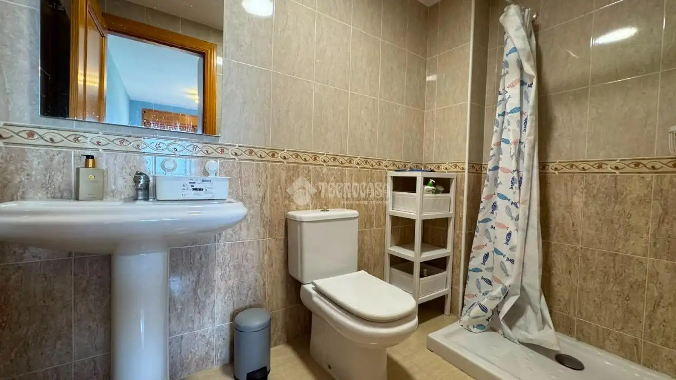 Baño de Piso en venta en Polopos con Aire acondicionado y Balcón