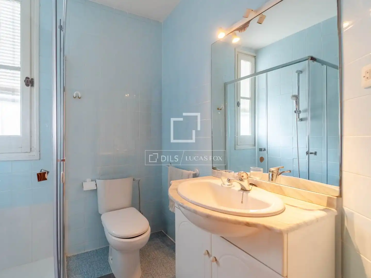Baño de Piso en venta en Valencia con Calefacción