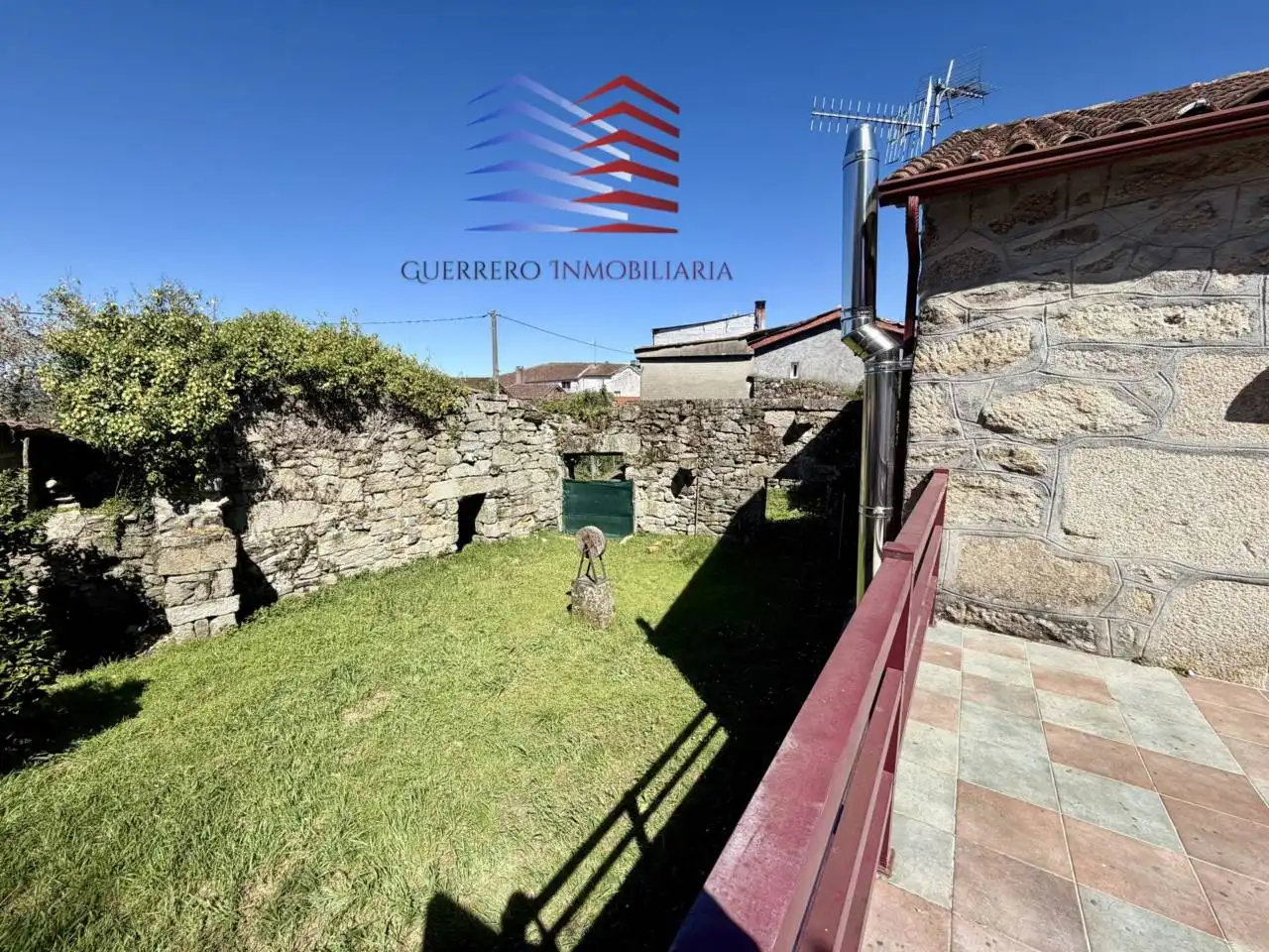 Vista exterior de Casa o xalet de lloguer en Ourense Capital  amb Calefacció, Jardí privat i Terrassa