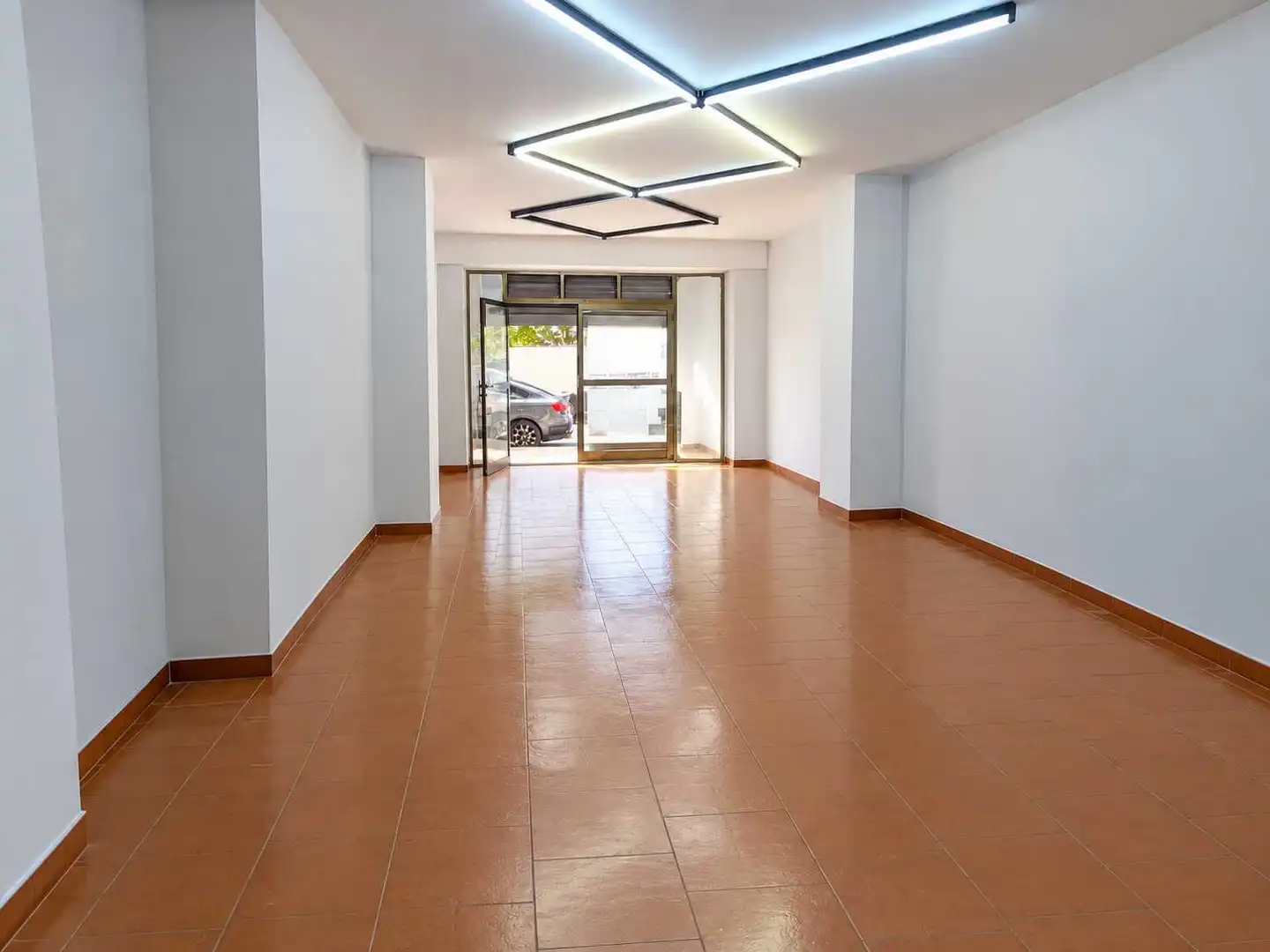 Gewerbefläche zur Miete in Calle José Hierro