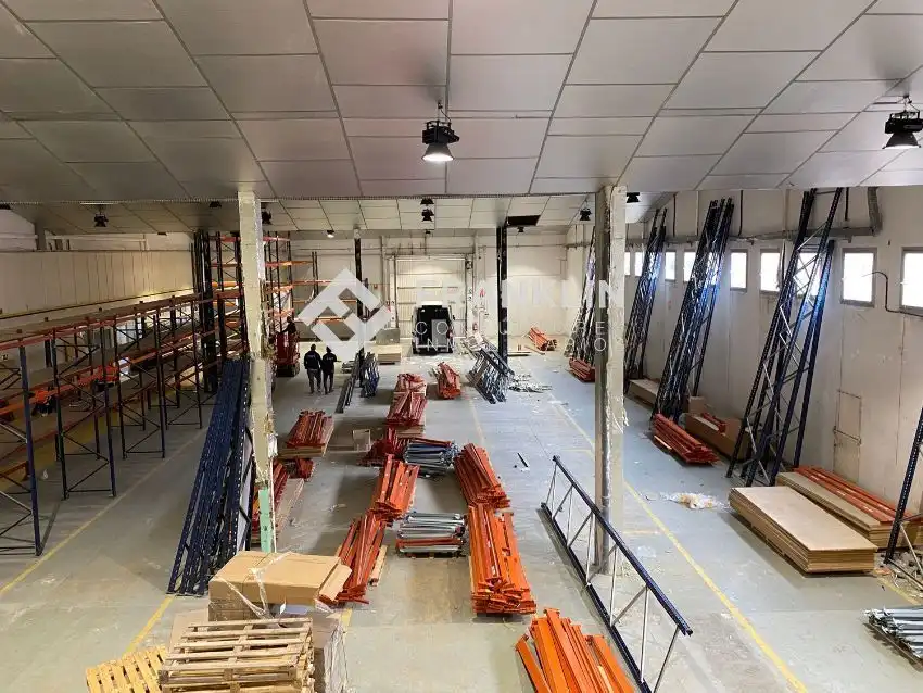 Nave industrial en venta en Cornellà de Llobregat