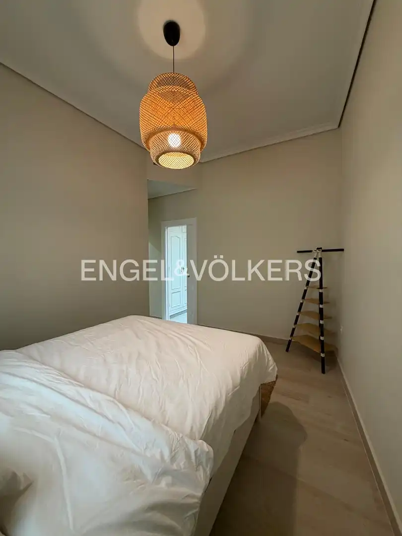 Schlafzimmer von Erdgeschoss zur Miete in Sevilla mit Klimaanlage, Heizung und Möbliert