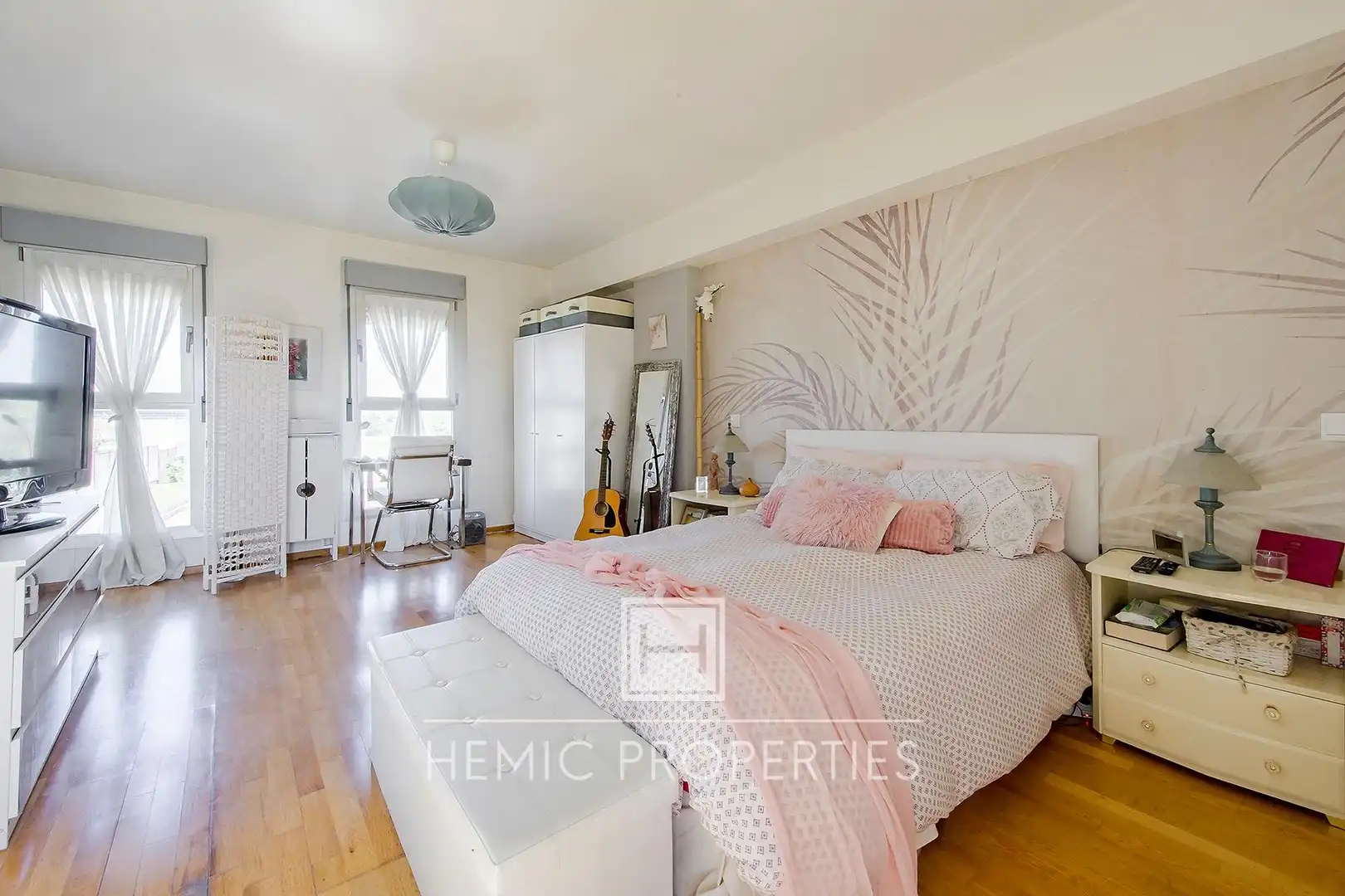 Schlafzimmer von Dachboden zum Verkauf in Tres Cantos mit Klimaanlage, Privatgarten und Terrasse