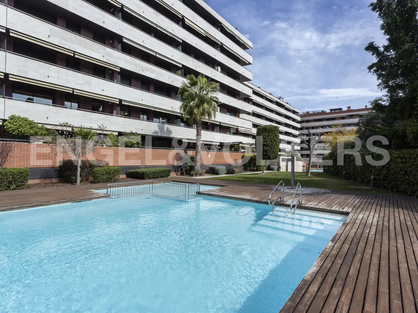 Exterior view of Flat for sale in Vilanova i la Geltrú  with Air Conditioner, Heating and Private garden