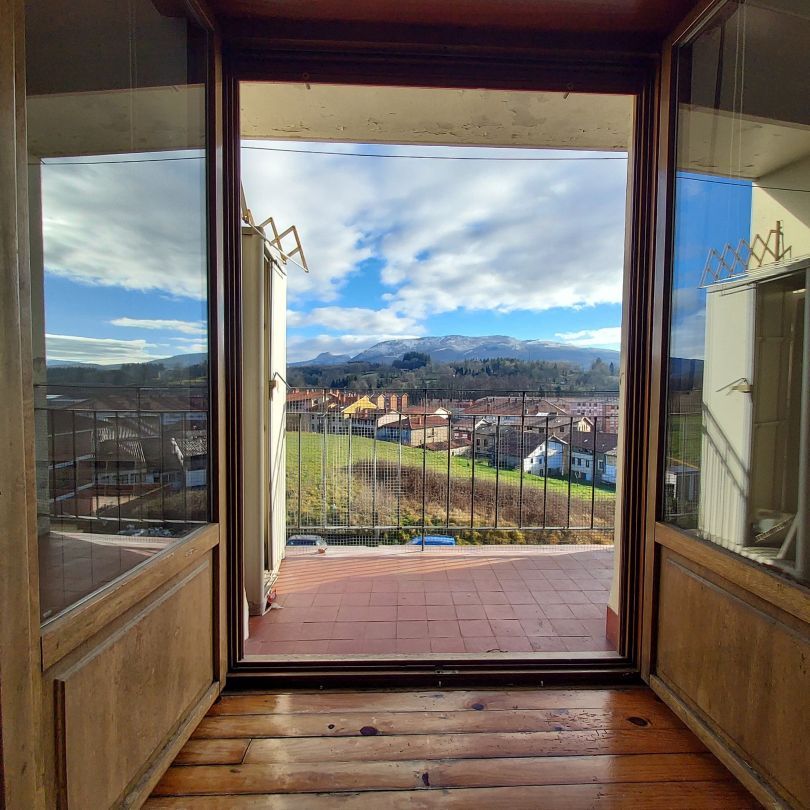 Vista exterior de Pis en venda en Otxandio amb Calefacció i Balcó