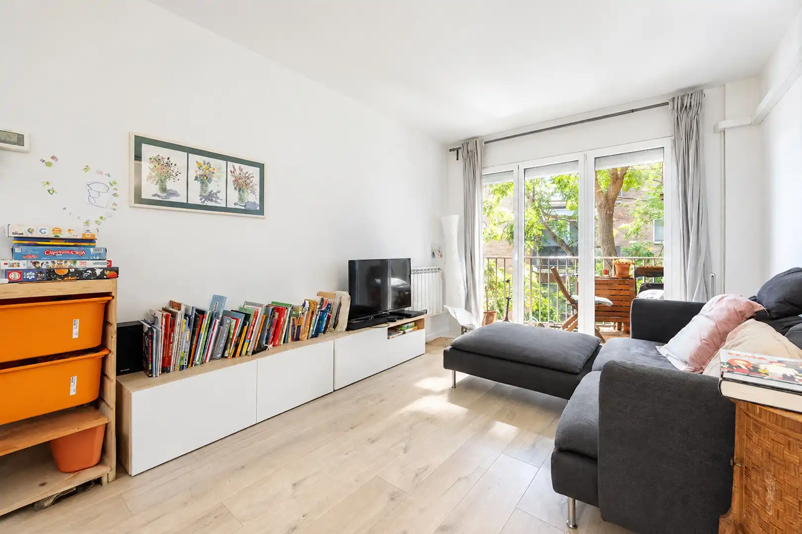 Sala de estar de Piso en venta en Sant Cugat del Vallès con Aire acondicionado, Calefacción y Parquet