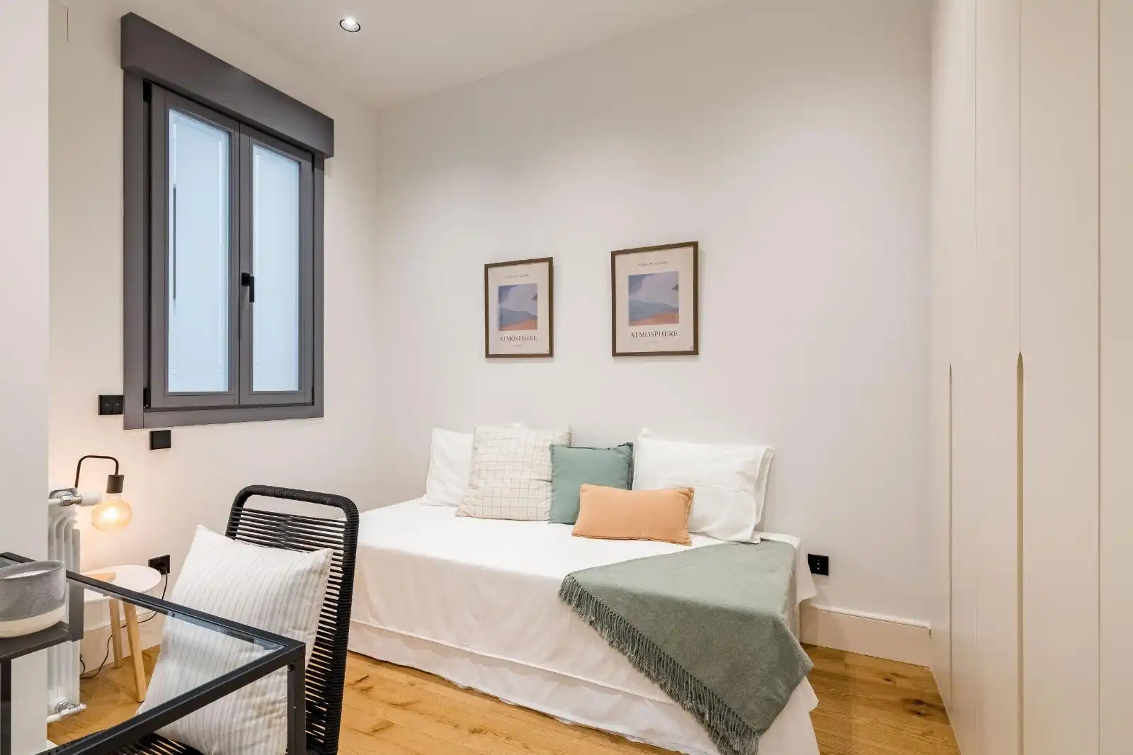Bedroom of Flat for sale in Madrid  with Air Conditioner, Heating and Terrace
