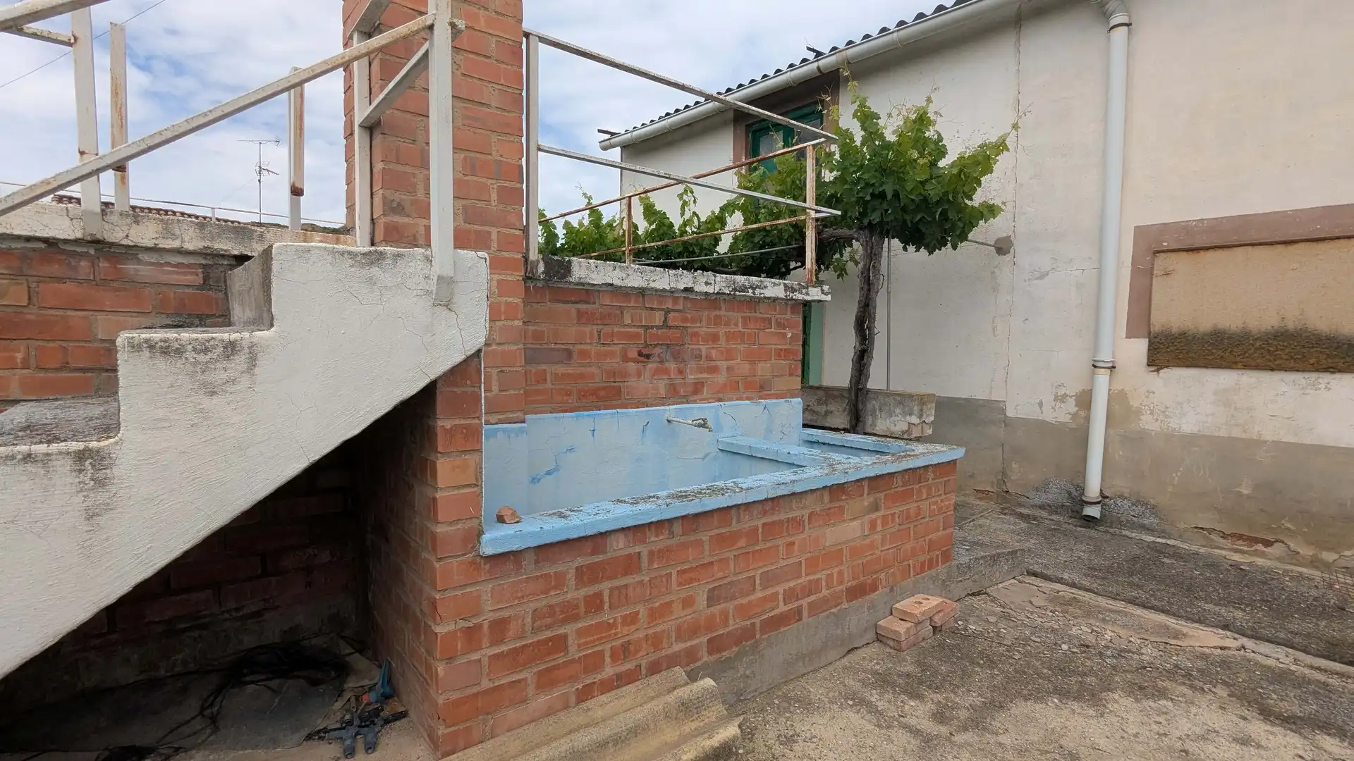 Terrasse von Country house zum Verkauf in  Logroño mit Heizung und Schwimmbad