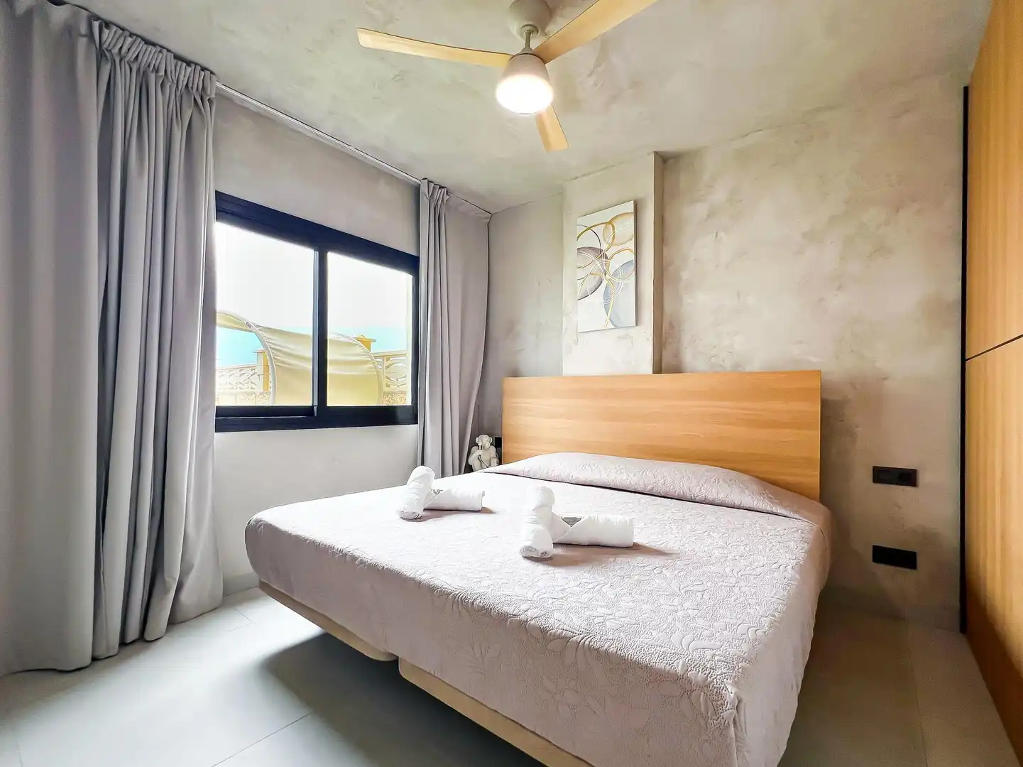 Dormitori de Apartament en venda en Adeje amb Terrassa, Moblat i Piscina comunitària