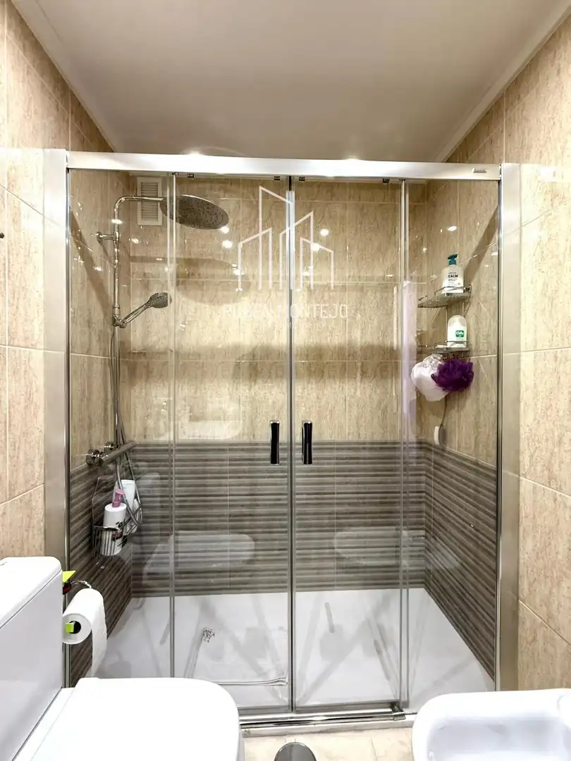 Bathroom of Flat for sale in Salamanca  with Heating, Terrace and Storage room