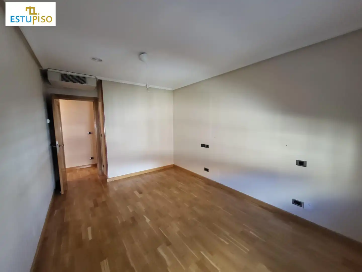 Bedroom of Flat for rent in León Capital   with Balcony