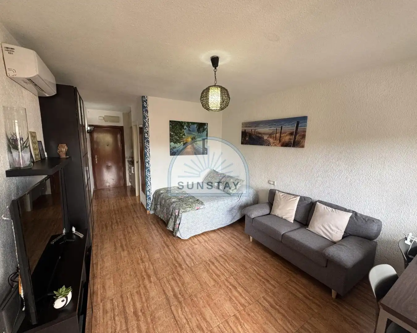Sala d'estar de Apartament en venda en Torremolinos amb Aire condicionat, Terrassa i Piscina comunitària