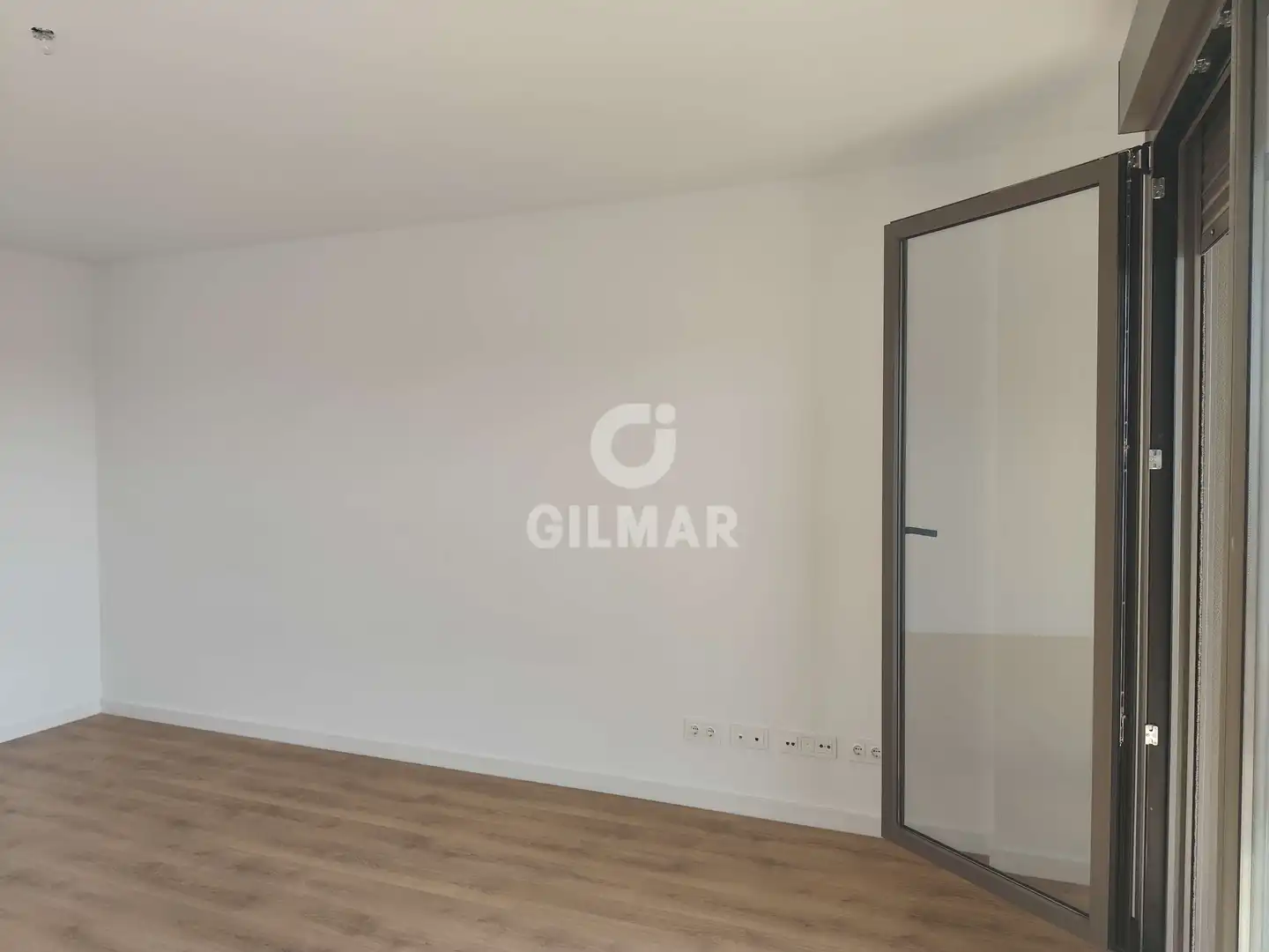 Habitación de Piso de alquiler en Tomares con Calefacción, Jardín privado y Trastero