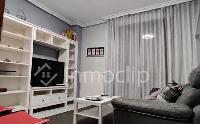 Living room of Flat for sale in Salamanca Capital  with Heating