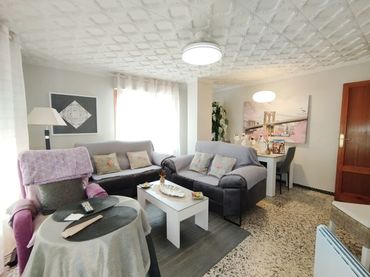 Piso con balcón en venta en Calle Monte