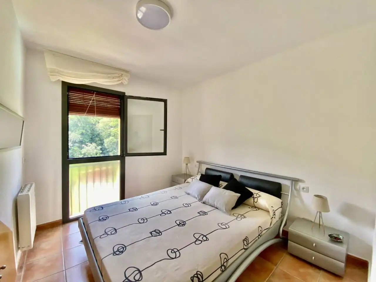 Dormitori de Dúplex en venda en Castellfollit de la Roca amb Calefacció, Terrassa i Moblat