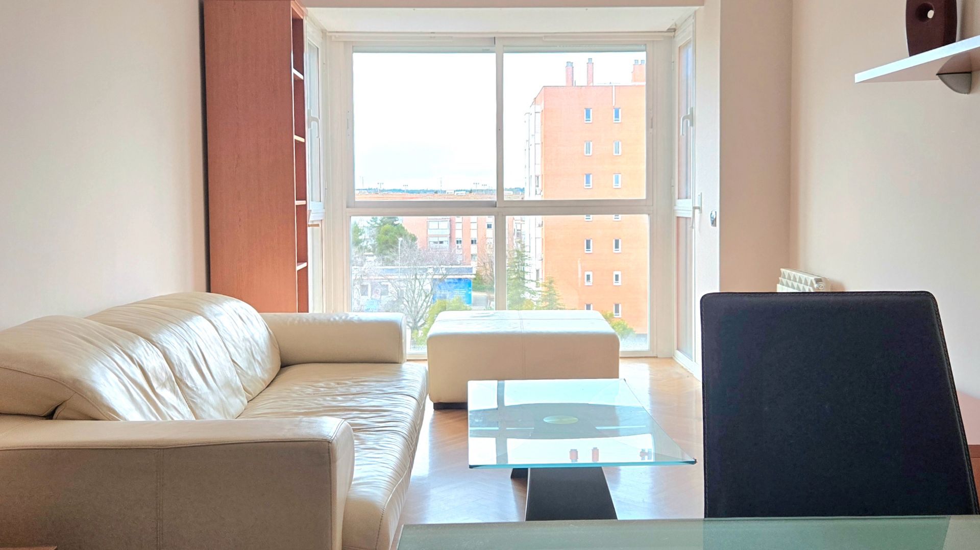 Sala de estar de Piso de alquiler en  Madrid Capital con Calefacción, Amueblado y Piscina comunitaria