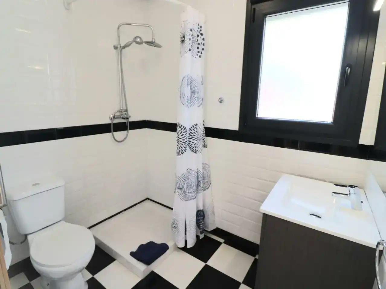 Bany de Casa adosada en venda en Mont-roig del Camp amb Aire condicionat i Piscina