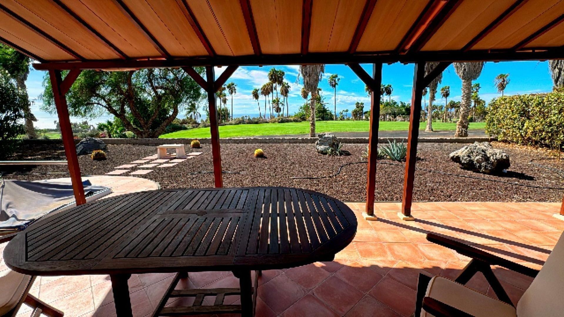 Casa adosada de lloguer a La Caleta
