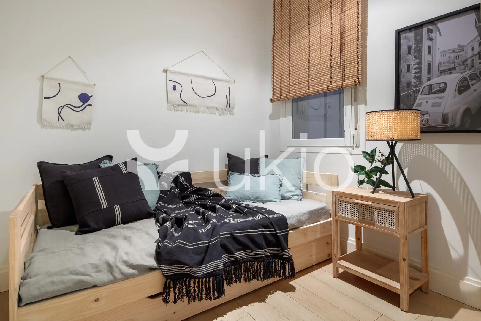 Habitación de Apartamento de alquiler en Madrid con Aire acondicionado, Calefacción y Amueblado