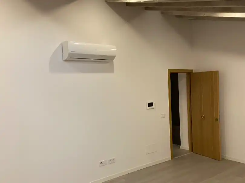 Flat to rent in Arnau Ramis 19, imagen 2