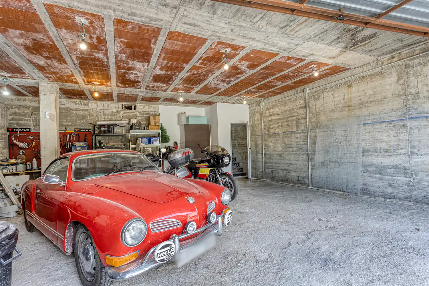 Parking de Casa o chalet en venta en Canyelles con Aire acondicionado, Calefacción y Jardín privado