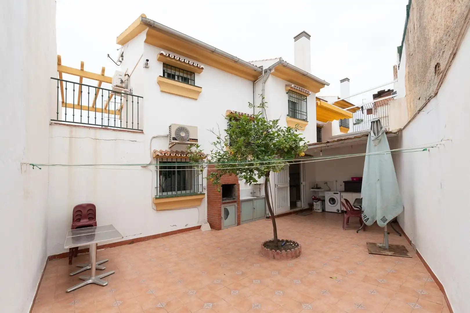 Vista exterior de Casa adosada en venta en Málaga con Aire acondicionado, Jardín privado y Terraza