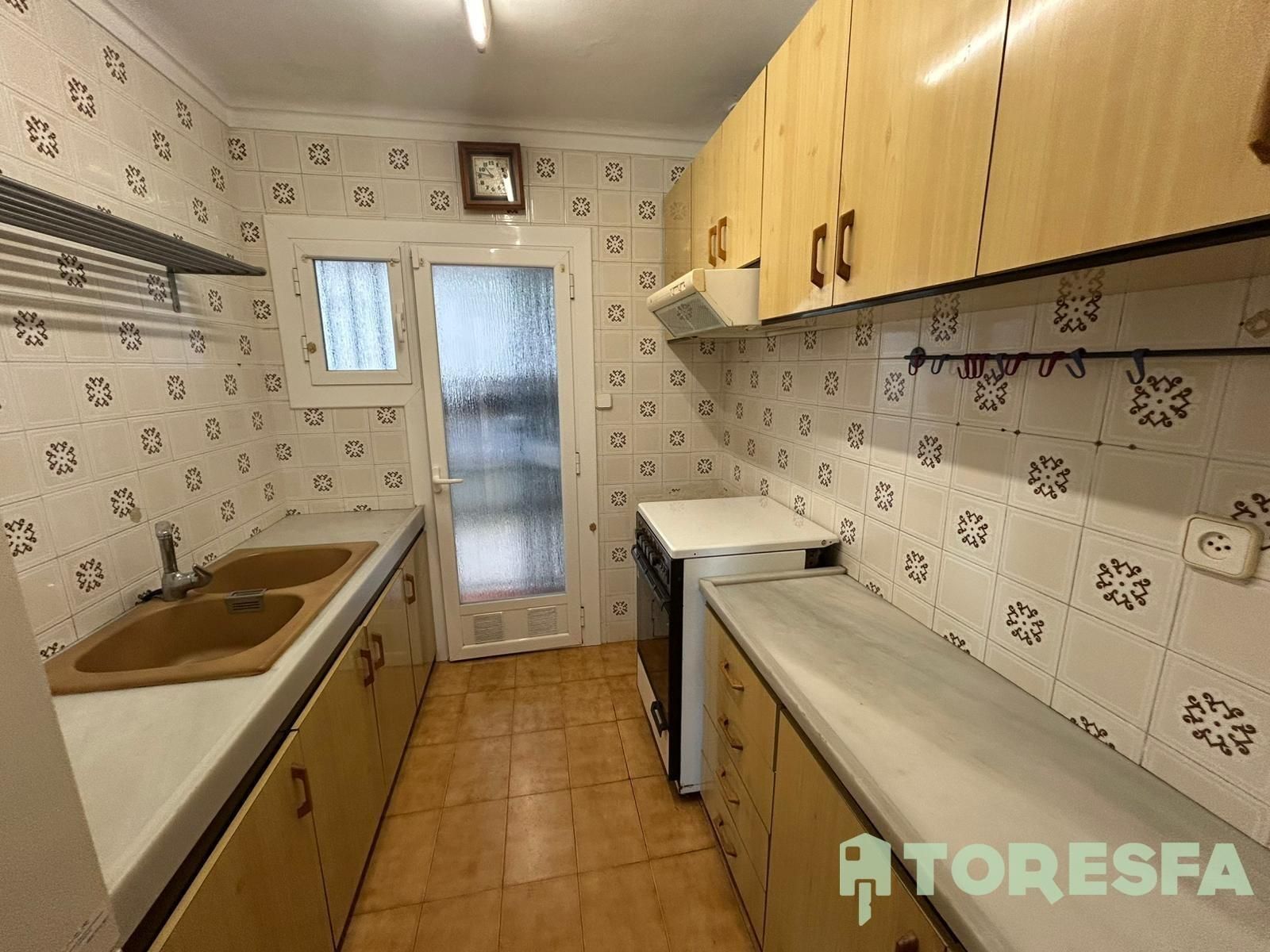 Kitchen of Flat for sale in Sabadell