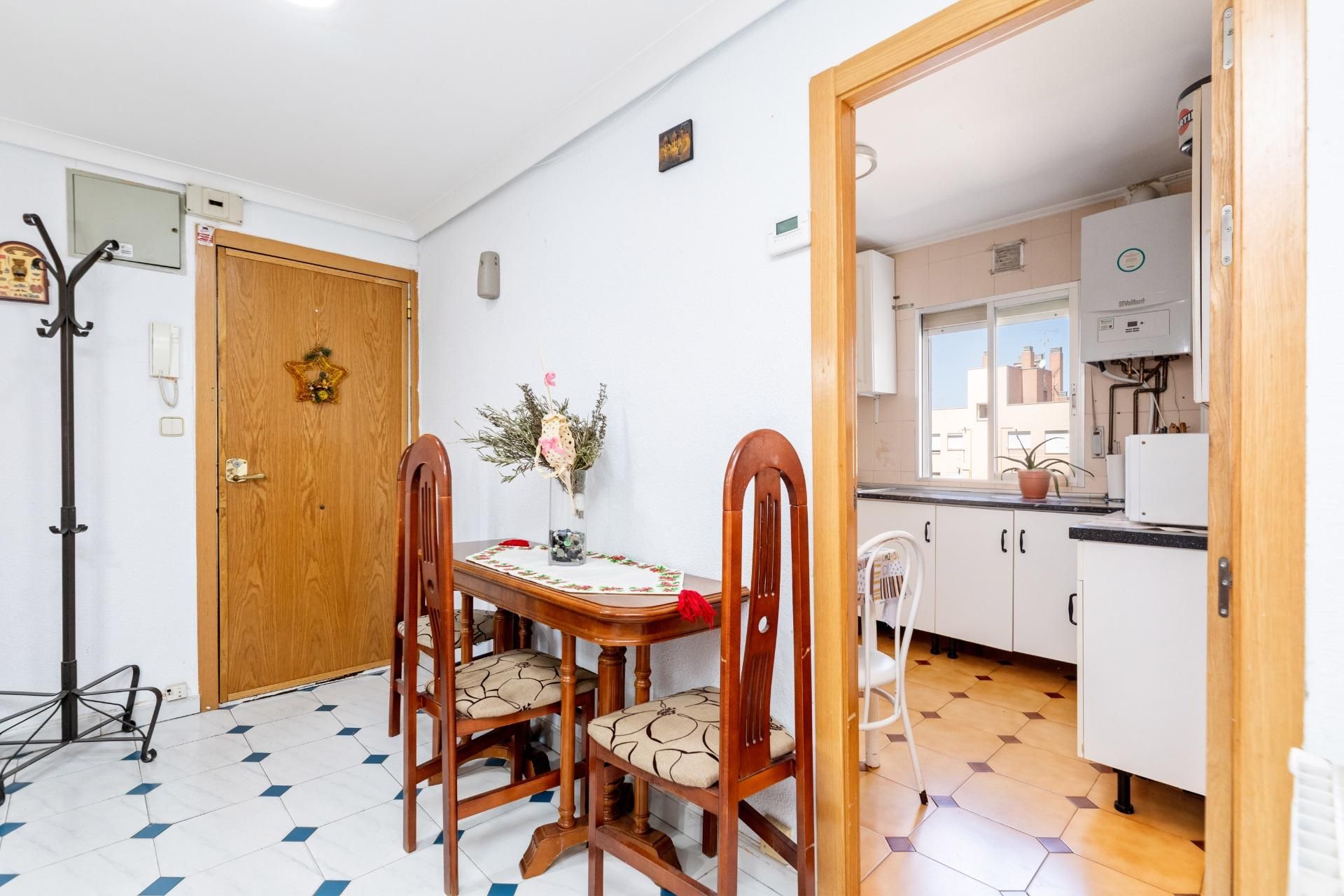Comedor de Piso en venta en  Madrid Capital con Calefacción, Terraza y Balcón