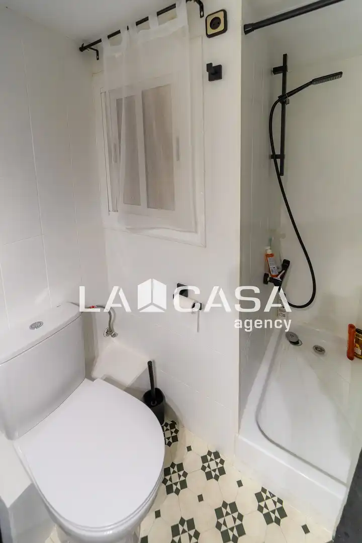 Bany de Àtic en venda en Barcelona amb Terrassa i Traster
