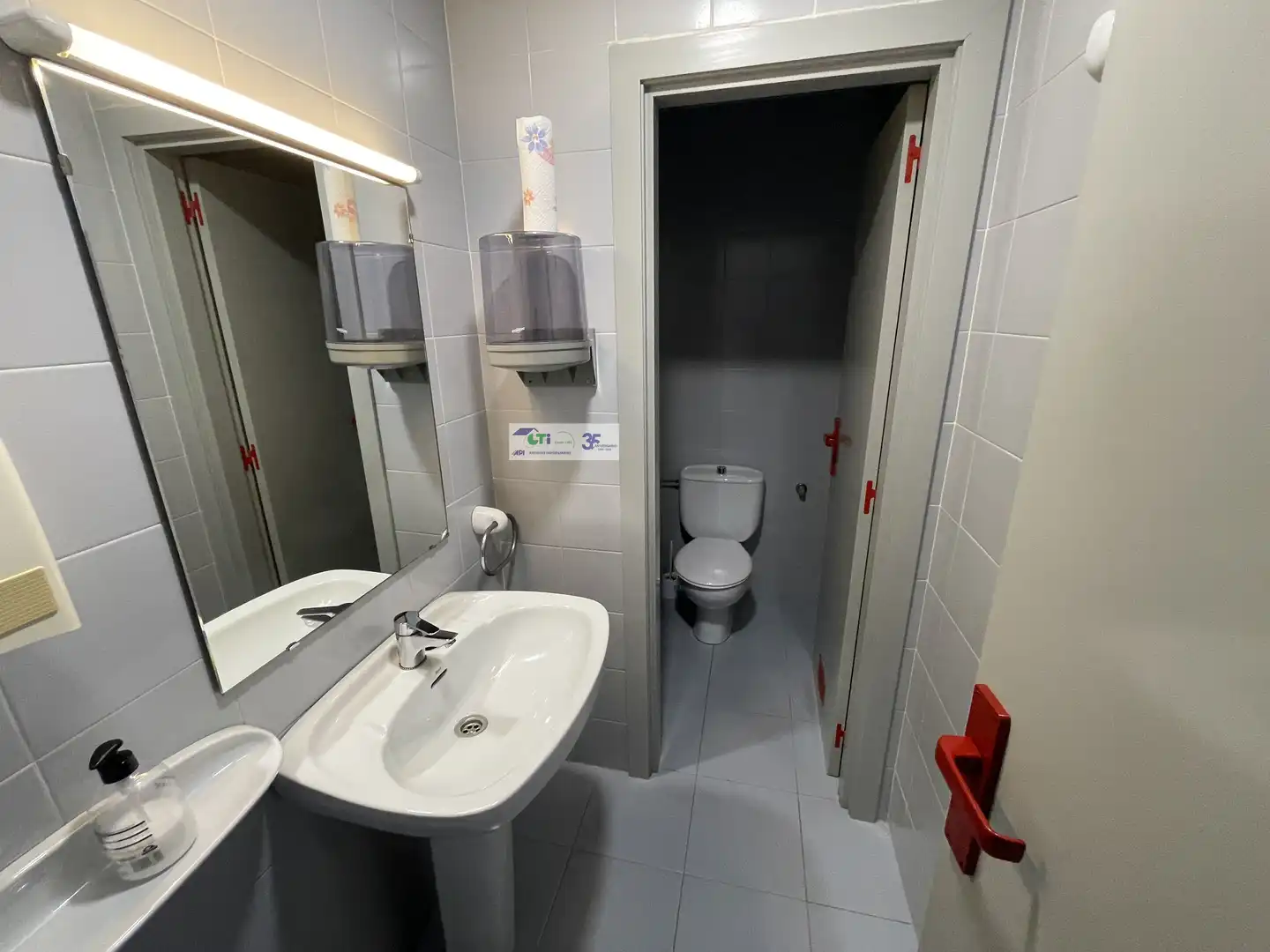 Baño de Local en venta en Zaragoza