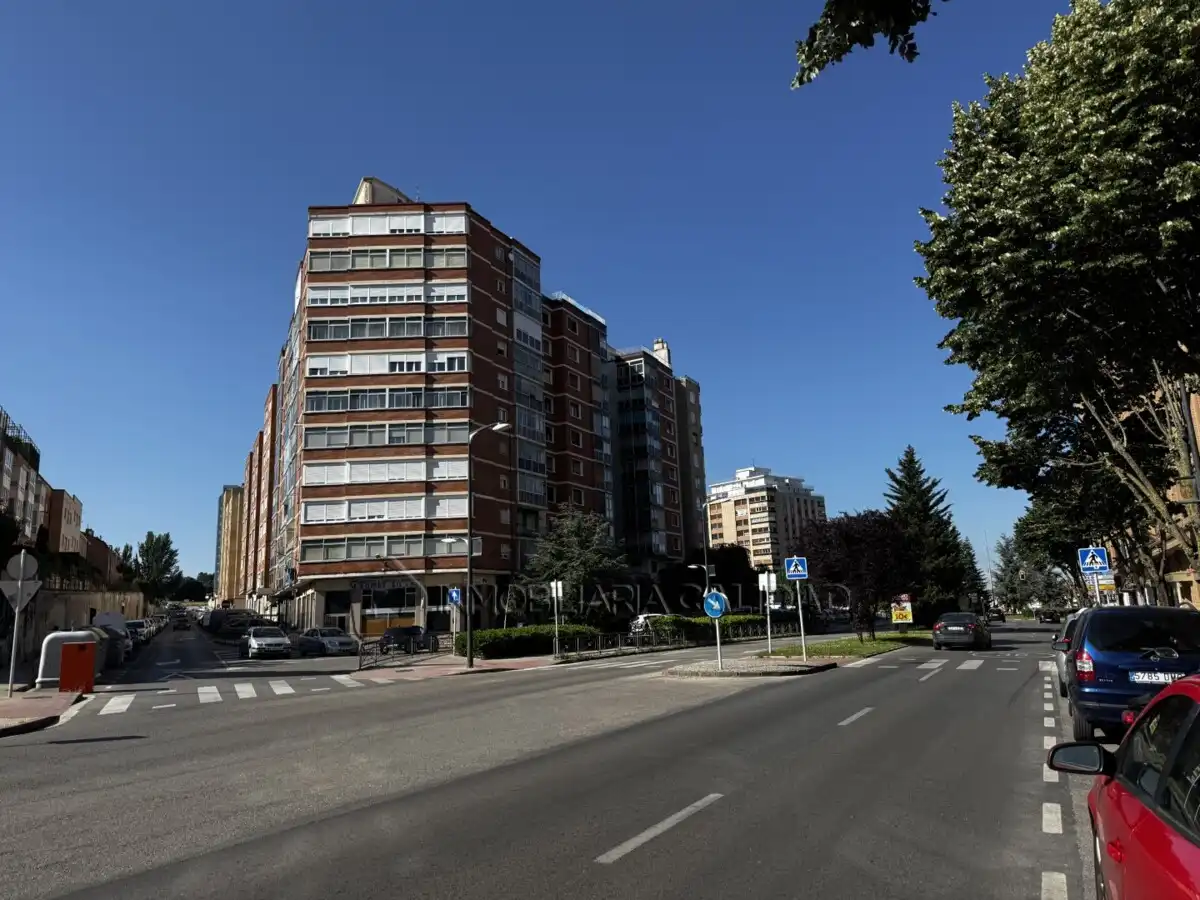 Exterior view of Flat for rent in Burgos  with Heating, Terrace and Furnished