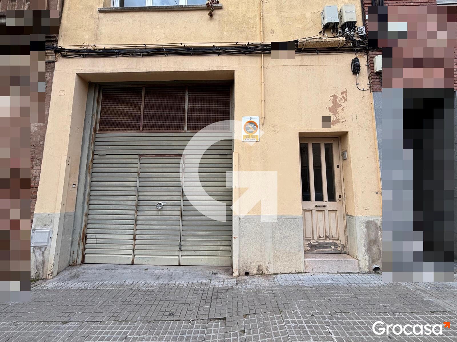Vista exterior de Edificio en venta en Terrassa