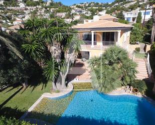 Vista exterior de Casa o xalet en venda en Moraira amb Aire condicionat, Jardí privat i Traster