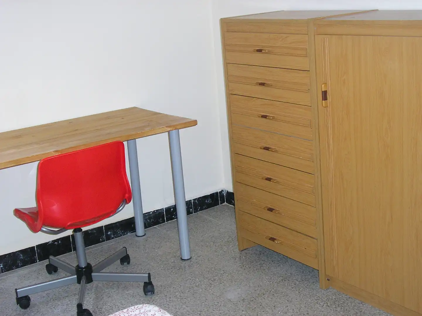 Habitación de Piso de alquiler en Zaragoza con Calefacción, Amueblado y Horno