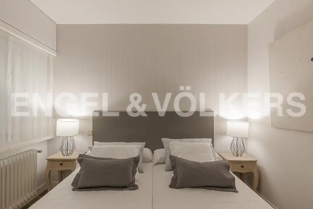 Bedroom of Flat for rent in Madrid  with Air Conditioner, Heating and Private garden