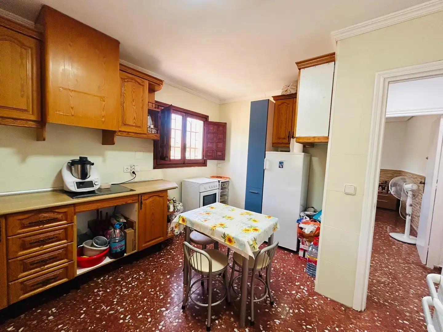 Cuina de Casa o xalet en venda en Alicante / Alacant amb Aire condicionat, Calefacció i Jardí privat