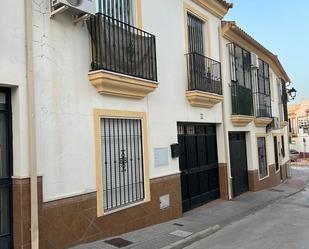 Vista exterior de Casa adosada en venda en Guadalcázar amb Aire condicionat, Terrassa i Balcó