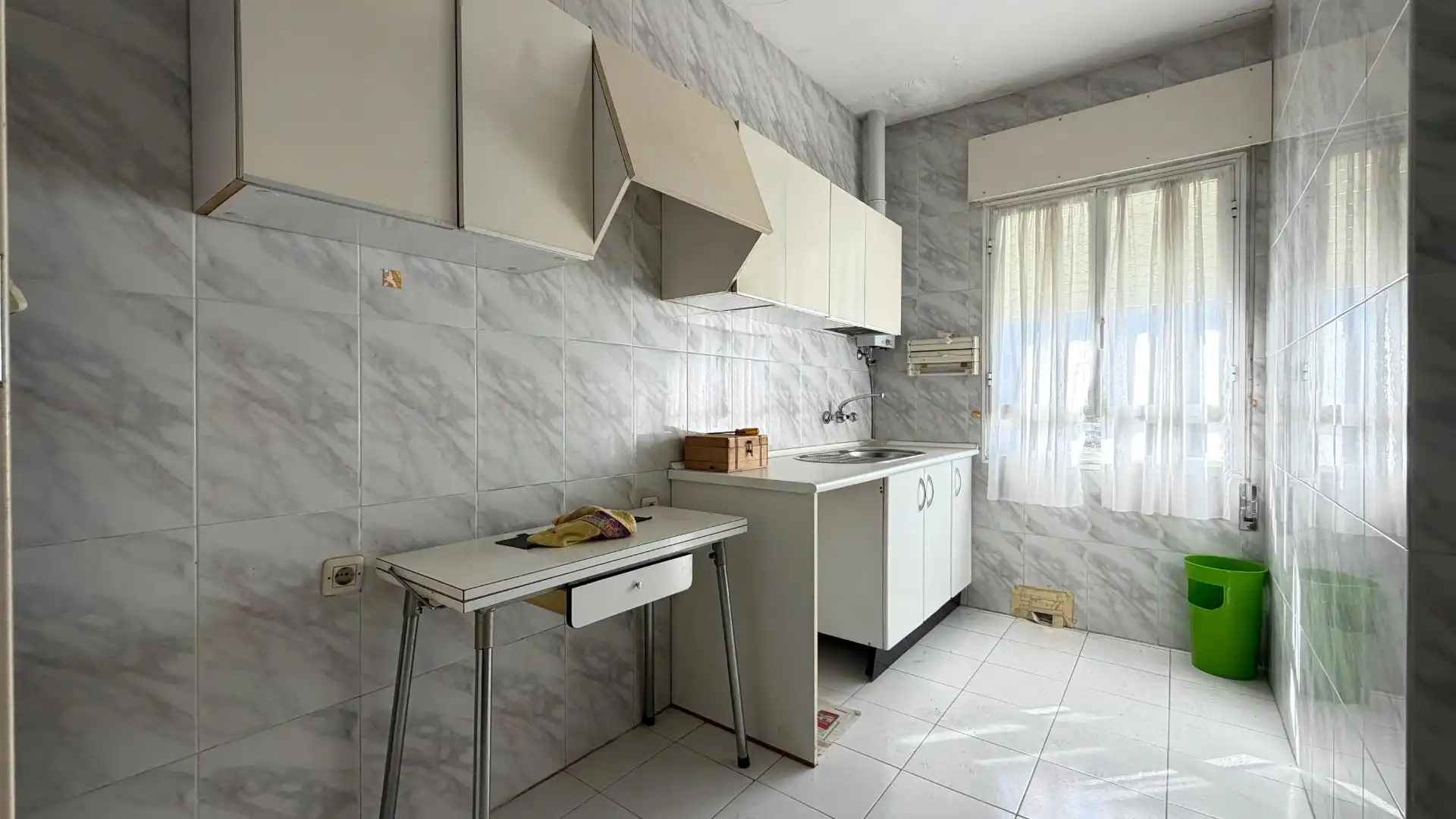 Kitchen of Flat for sale in Vigo   with Storage room