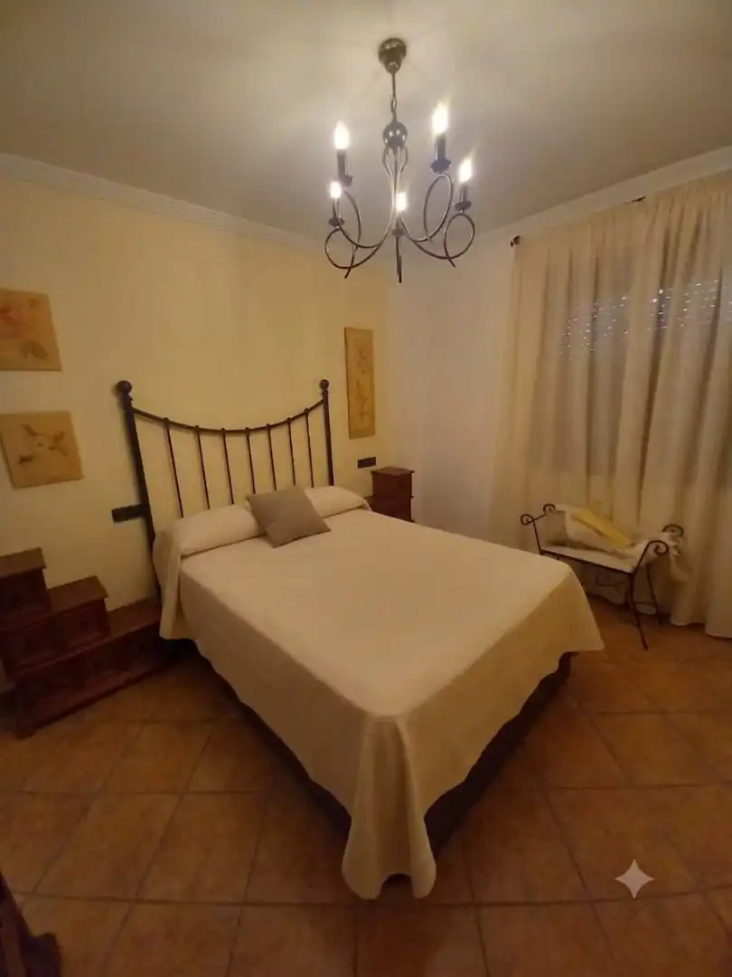 Dormitori de Casa o xalet en venda en Dos Hermanas amb Aire condicionat, Terrassa i Traster