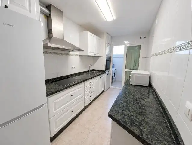 Wohnung mit Aufzug zur Miete in San Luis de Sabinillas, imagen 3