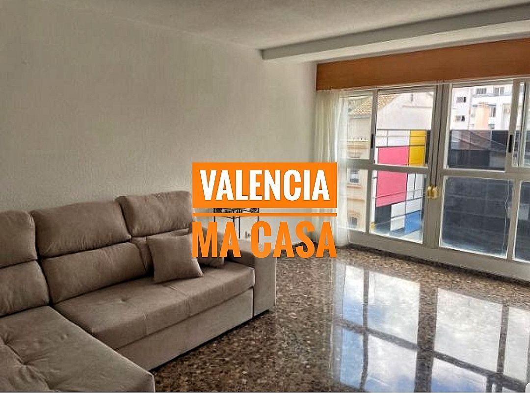 Dormitori de Àtic de lloguer en  Valencia Capital amb Aire condicionat, Calefacció i Moblat