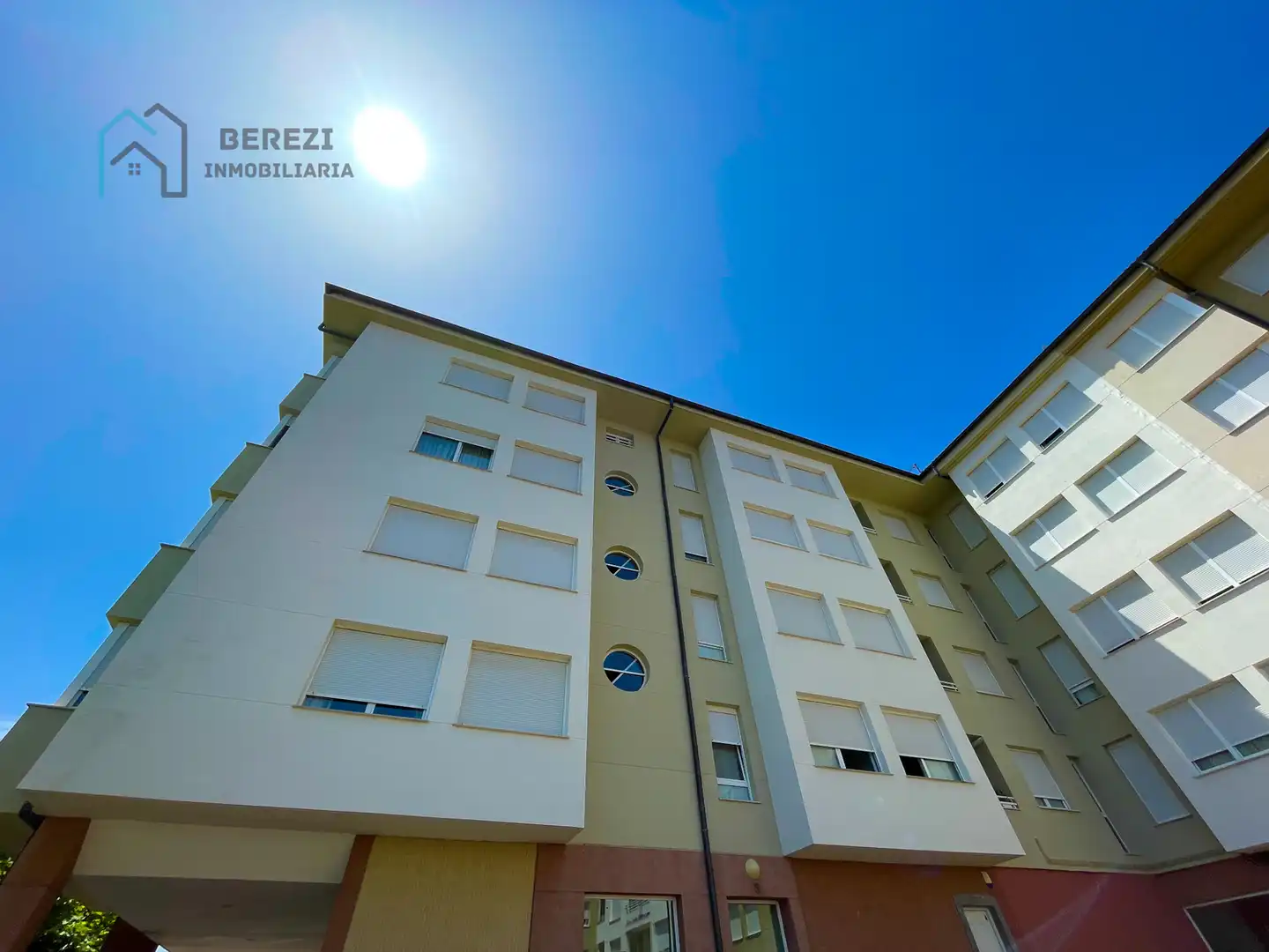Vista exterior de Dúplex en venta en Bermeo con Calefacción, Amueblado y Balcón