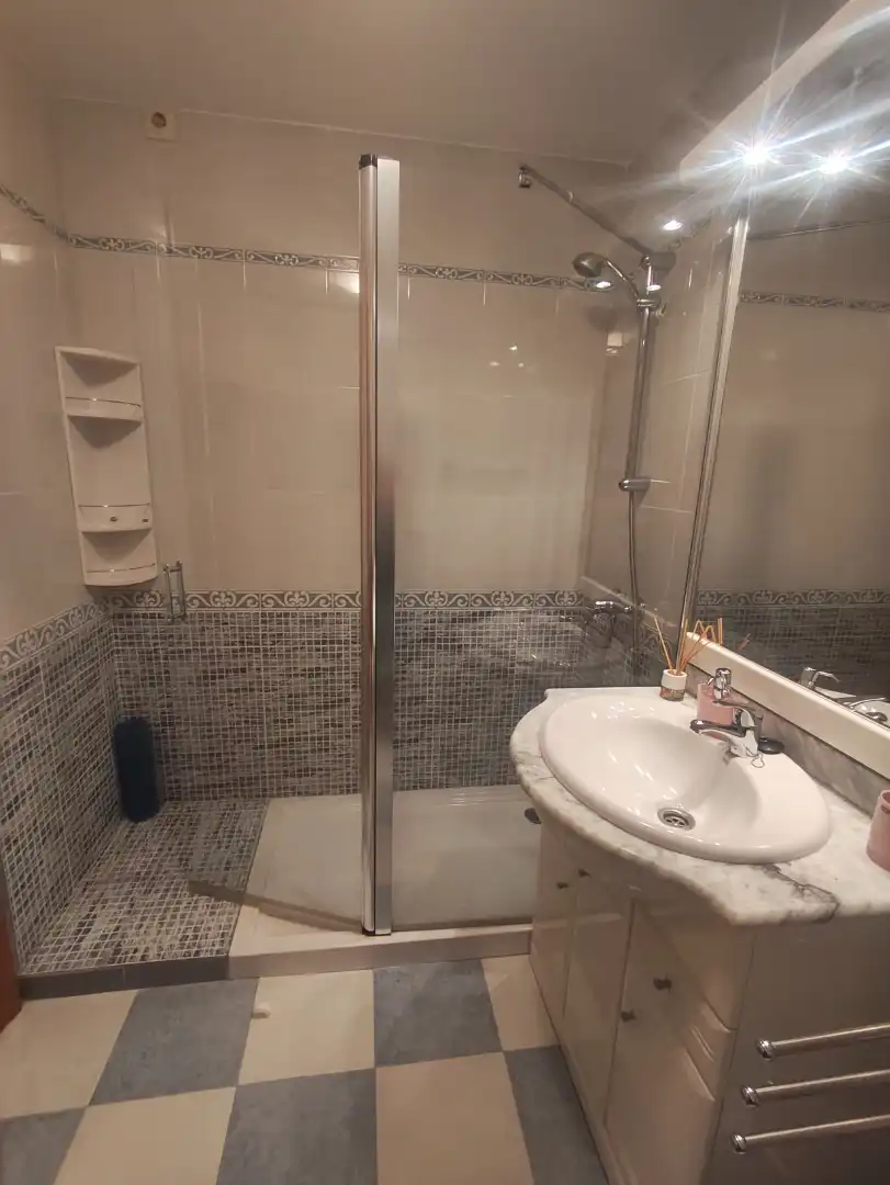Bathroom of Flat for rent in Valmojado  with Air Conditioner, Heating and Private garden