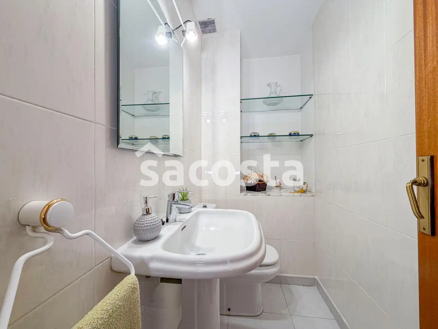Baño de Casa adosada en venta en Pineda de Mar con Aire acondicionado, Calefacción y Jardín privado