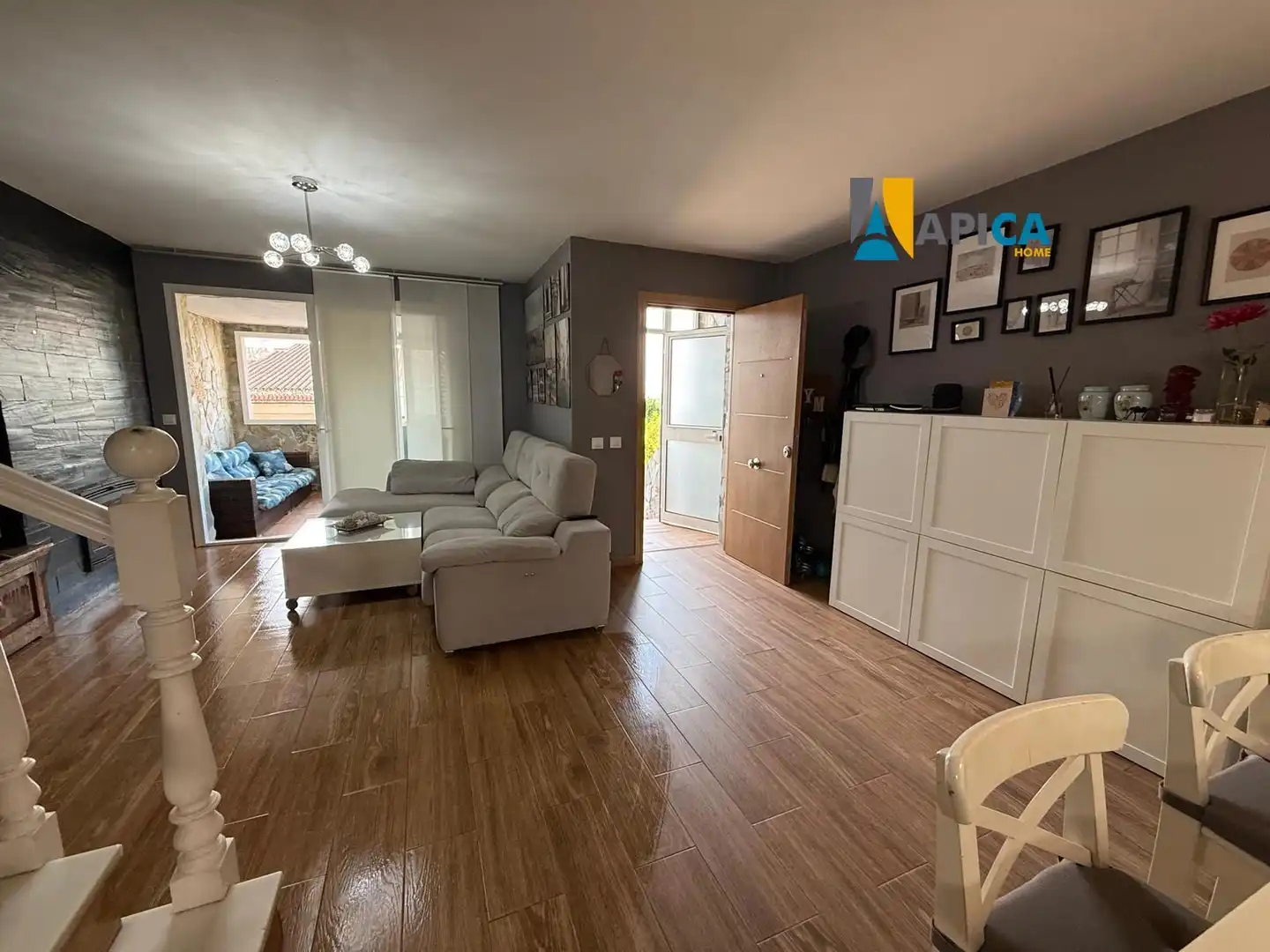 Sala d'estar de Casa adosada en venda en Algeciras amb Terrassa